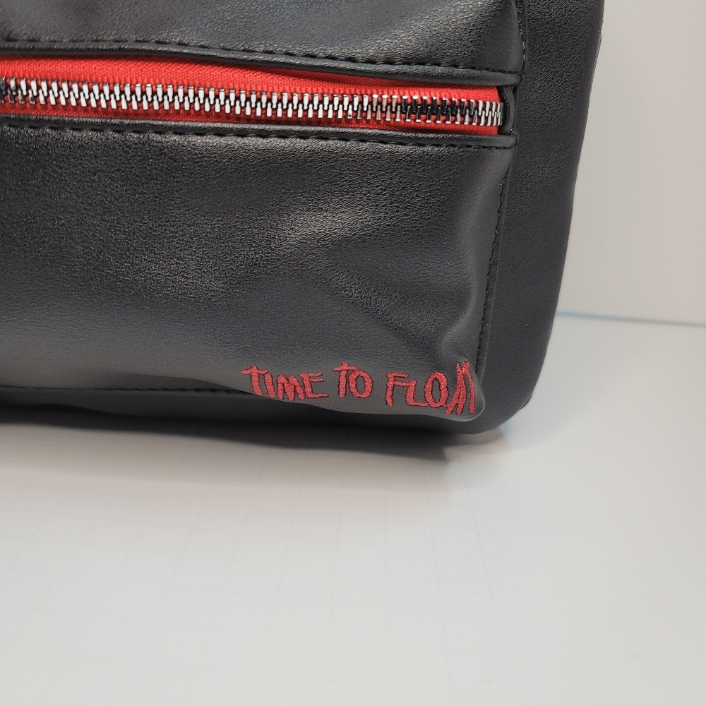 IT Chapter Two Pennywise Mini Backpack Bioworld - Picture 8 of 10